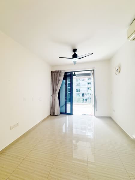 The Brownstone, 160 Canberra Drive, 3 Bedrooms, 915 sqft, Executive Condominium For Rent, by Nicole Chua, 500202233 - Balcony - PropertyGuru.com.sg