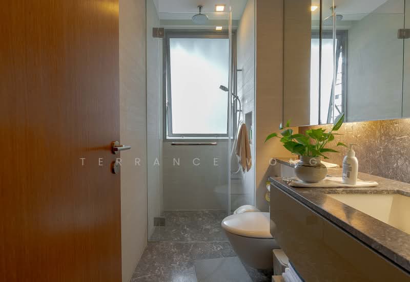 Hilltops, 101 Cairnhill Circle, 3 Bedrooms, 1,550 sqft, Condominium For Sale, by Terrance Wong, 500202241 - Bathroom - PropertyGuru.com.sg