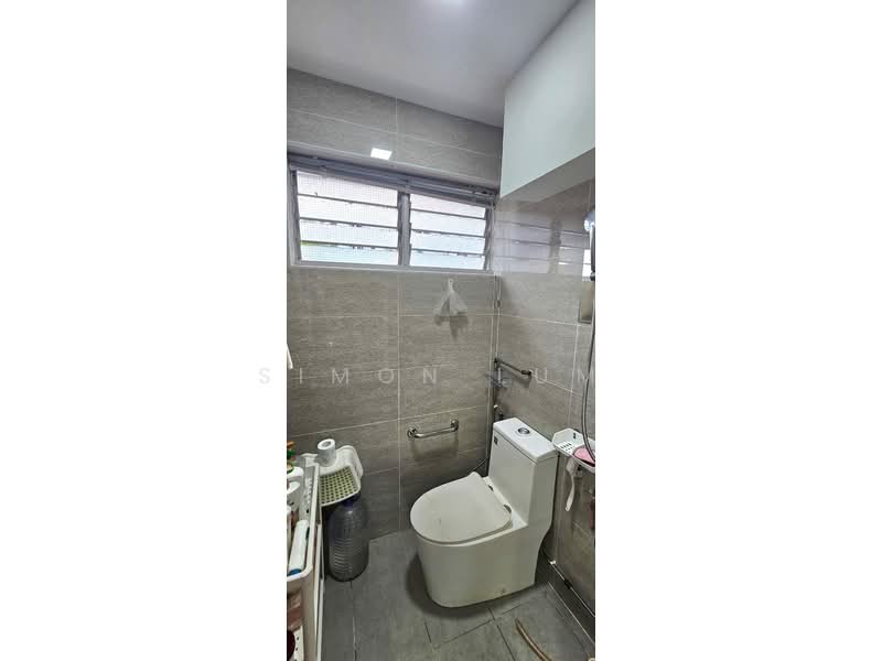 467 Hougang Avenue 8, 467 Hougang Avenue 8, 3 Bedrooms, 1,378 sqft, HDB Flat For Sale, by Simon Lum, 500202249 - Bathroom - PropertyGuru.com.sg