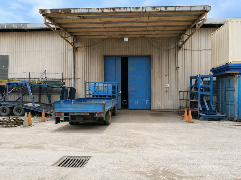 Jurong Storage Warehouse, , 4,000 sqft, Factory / Workshop (B2) For Rent, by Kelly Cheng, 500202256 - Exterior - CommercialGuru.com.sg