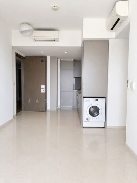 Seaside Residences, 16 Siglap Link, 2 Bedrooms, 678 sqft, Apartment For Rent, by Jaslyn Ang, 500202258 - Foyer Kitchen - PropertyGuru.com.sg