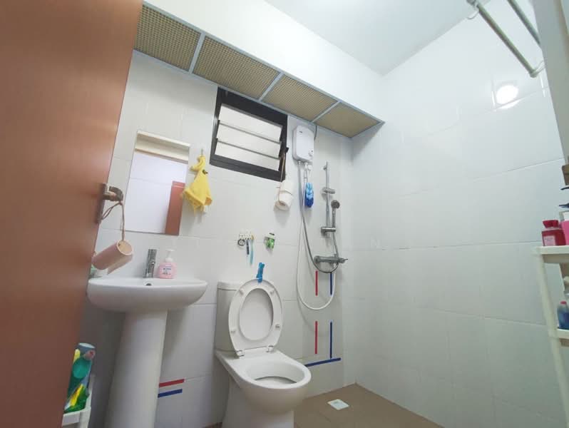 436 Woodlands Street 41, 436 Woodlands Street 41, 1 Bedroom, 450 sqft, HDB Flat For Rent, by Titan Tan, 500202260 - Bathroom - PropertyGuru.com.sg