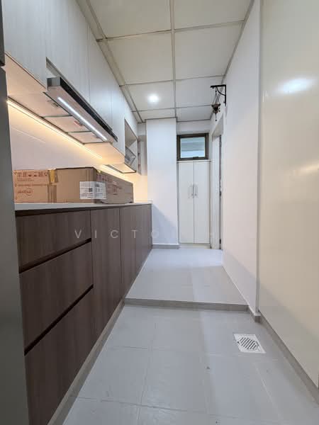 Orchid Park Condominium, 95 Yishun Street 81, 3 Bedrooms, 1,249 sqft, Condominium For Sale, by Victor Ho, 500202273 - Kitchen - PropertyGuru.com.sg