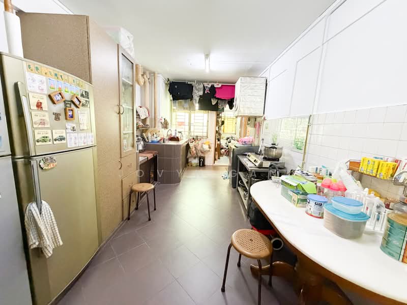 643 Ang Mo Kio Avenue 5, 643 Ang Mo Kio Avenue 5, 2 Bedrooms, 807 sqft, HDB Flat For Sale, by Jovyn Gan, 500202289 - Kitchen - PropertyGuru.com.sg