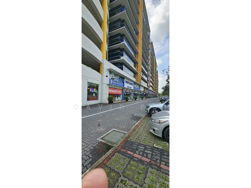 Tradehub 21, 8 Boon Lay Way, 2,045 sqft, Light Industrial (B1) For Rent, by David Poh, 500202293 - Exterior - CommercialGuru.com.sg