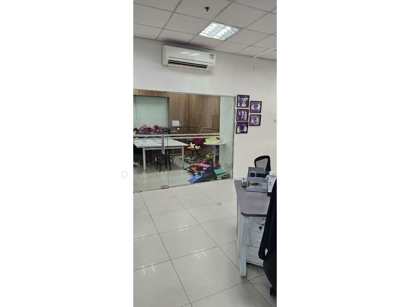 Tradehub 21, 8 Boon Lay Way, 2,045 sqft, Light Industrial (B1) For Rent, by David Poh, 500202293 - Interior - CommercialGuru.com.sg