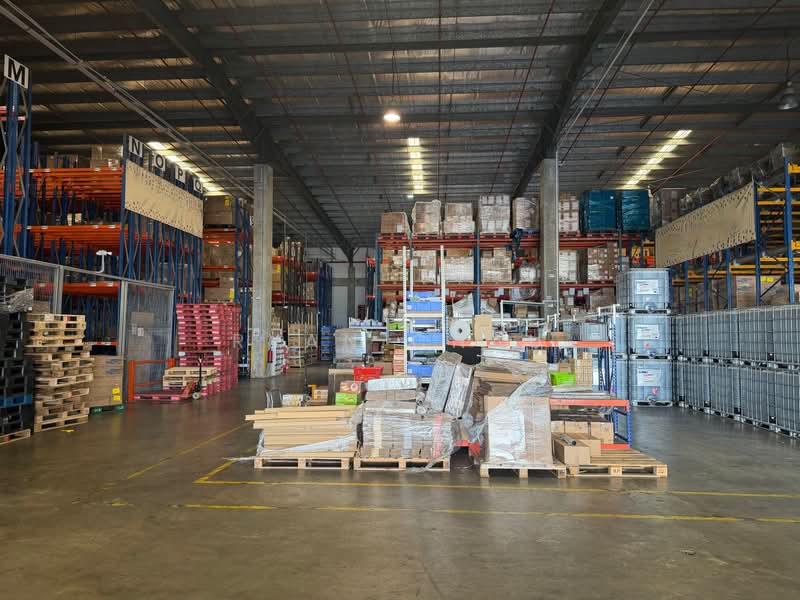 MRT | Dedicated Floor | 8m Clear | 6 Bays @ West, , 55,000 sqft, Warehouse For Rent, by Ryan Chau, 500202300 - CommercialGuru.com.sg