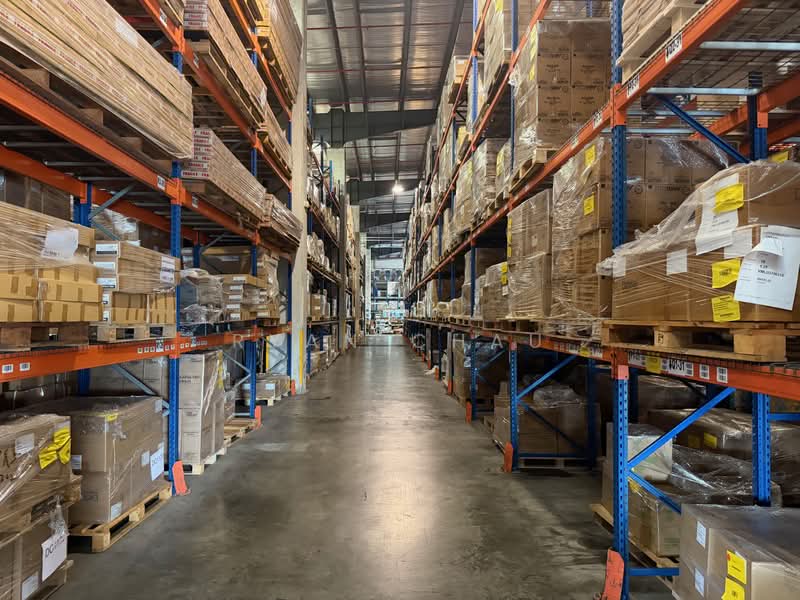 MRT | Dedicated Floor | 8m Clear | 6 Bays @ West, , 55,000 sqft, Warehouse For Rent, by Ryan Chau, 500202300 - CommercialGuru.com.sg
