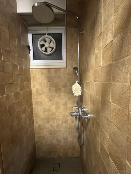 387 Bukit Batok West Avenue 5, 387 Bukit Batok West Avenue 5, Room Rental, 150 sqft, HDB Flat For Rent, by Jay Lee, 500202301 - Bathroom - PropertyGuru.com.sg