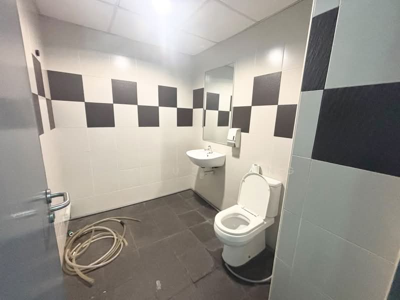 S9, 55 Serangoon North Avenue 4, 2,702 sqft, Light Industrial (B1) For Rent, by Marcus Wong, 500202302 - Bathroom - CommercialGuru.com.sg