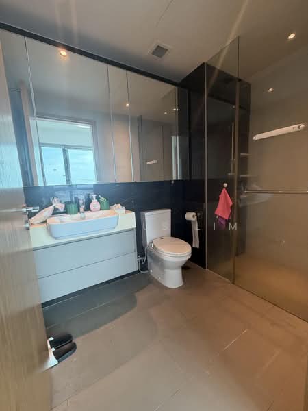 The Glades, 12 Bedok Rise, 2 Bedrooms, 721 sqft, Condominium For Rent, by Marcus Lim, 500202312 - Bathroom - PropertyGuru.com.sg