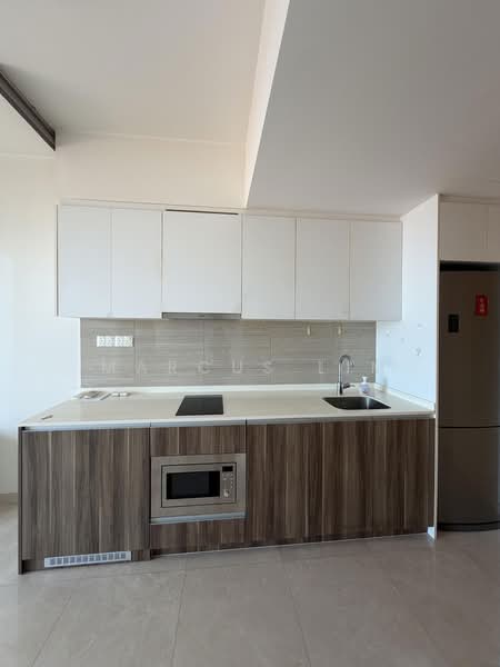 The Glades, 12 Bedok Rise, 2 Bedrooms, 721 sqft, Condominium For Rent, by Marcus Lim, 500202312 - Kitchen - PropertyGuru.com.sg