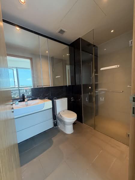 The Glades, 12 Bedok Rise, 2 Bedrooms, 721 sqft, Condominium For Rent, by Marcus Lim, 500202312 - Bathroom - PropertyGuru.com.sg