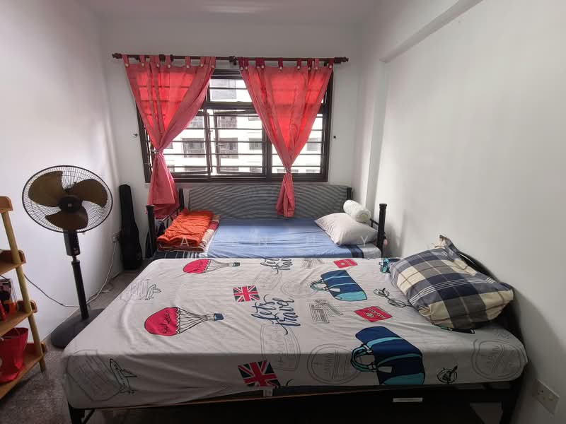 316A Ang Mo Kio Street 31, 316A Ang Mo Kio Street 31, Ang Mo Kio / Bishan / Thomson, Room Rental, 200 sqft, HDB Flat For Rent, by Alan Huy, 500202322 - Bedroom - PropertyGuru.com.sg