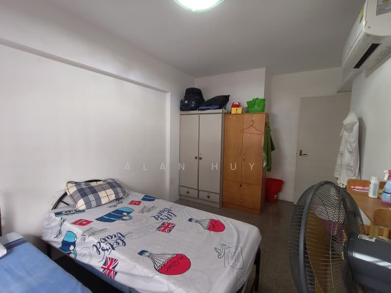 316A Ang Mo Kio Street 31, 316A Ang Mo Kio Street 31, Ang Mo Kio / Bishan / Thomson, Room Rental, 200 sqft, HDB Flat For Rent, by Alan Huy, 500202322 - Bedroom - PropertyGuru.com.sg