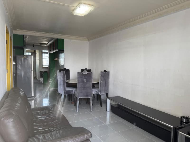 51 Lorong 6 Toa Payoh, 51 Lorong 6 Toa Payoh, 2 Bedrooms, 678 sqft, HDB Flat For Rent, by Katherine Peh, 500202335 - Living Room - PropertyGuru.com.sg