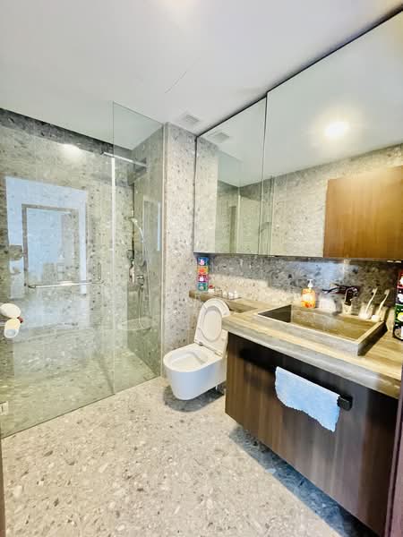 One Pearl Bank, 1 Pearl Bank, 2 Bedrooms, 700 sqft, Condominium For Sale, by Richard Teo, 500202345 - Bathroom - PropertyGuru.com.sg