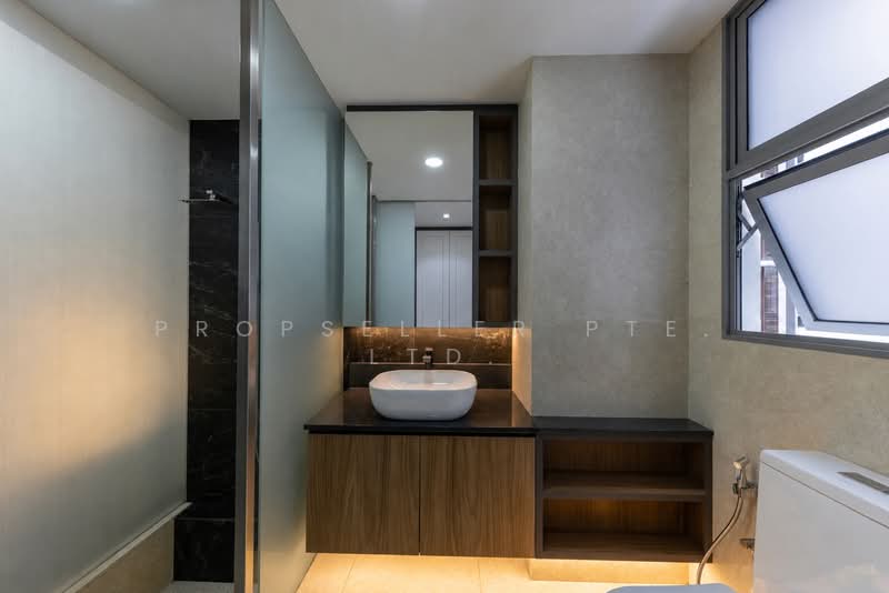 The Lanai, 140 Hillview Avenue, 2 Bedrooms, 958 sqft, Condominium For Sale, by ADNIX LIU, 500202349 - Bathroom - PropertyGuru.com.sg