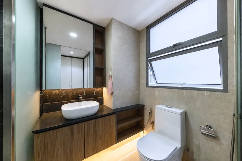 The Lanai, 140 Hillview Avenue, 2 Bedrooms, 958 sqft, Condominium For Sale, by ADNIX LIU, 500202349 - Bathroom - PropertyGuru.com.sg