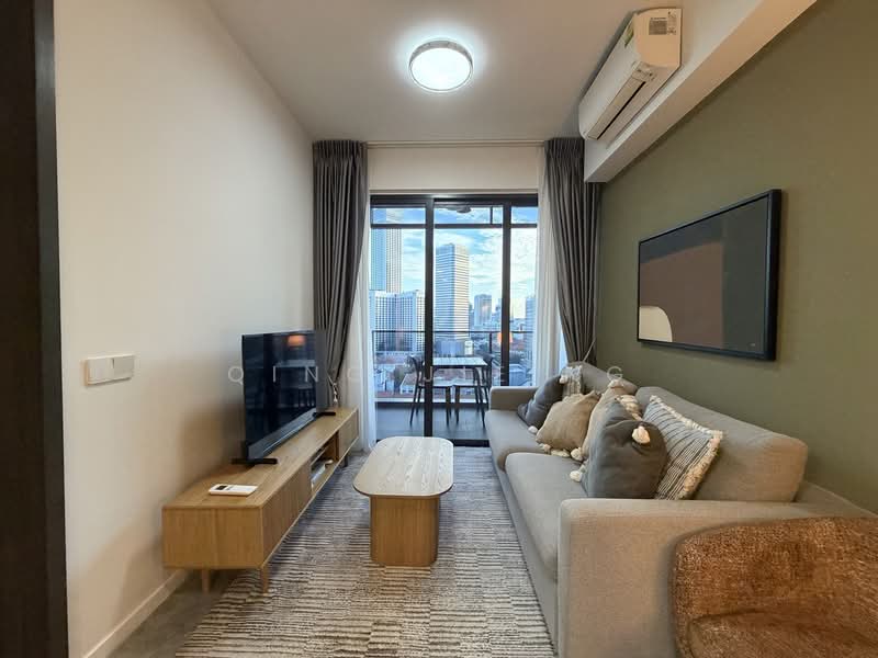 The M, 30 Middle Road, Beach Road / Bugis / Rochor, 2 Bedrooms, 592 sqft, Condominium For Sale, by Qing Jie Ng, 500202352 - Living Room - PropertyGuru.com.sg