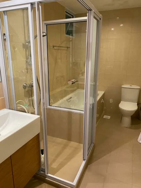 Ocean Park, 520 East Coast Road, 3 Bedrooms, 2,110 sqft, Condominium For Sale, by Vinay Gulab Khanchandani ( Vincent ), 500202355 - Bathroom - PropertyGuru.com.sg