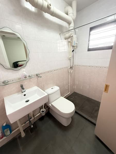 295A Compassvale Crescent, 295A Compassvale Crescent, 3 Bedrooms, 1,184 sqft, HDB Flat For Sale, by Charlie Ethan Chia, 500202365 - Bathroom - PropertyGuru.com.sg