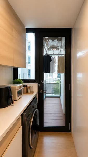 D'Nest, 143 Pasir Ris Grove, 3 Bedrooms, 936 sqft, Condominium For Sale, by Jermain Ng, 500202371 - Balcony - PropertyGuru.com.sg