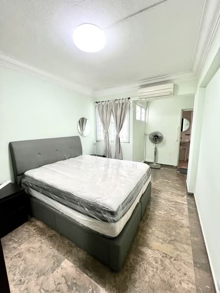 137 Bishan Street 12, 137 Bishan Street 12, Room Rental, 300 sqft, HDB Flat For Rent, by Vanitha Vanan, 500202379 - Master Bedroom - PropertyGuru.com.sg