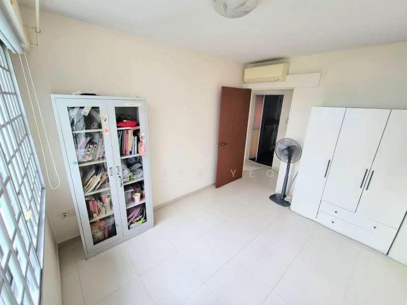 430D Fernvale Link, 430D Fernvale Link, 3 Bedrooms, 990 sqft, HDB Flat For Sale, by James Yeo, 500202385 - Bedroom - PropertyGuru.com.sg