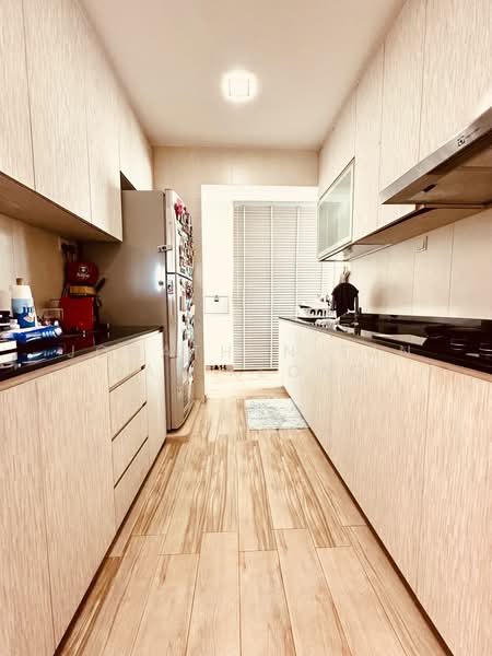Cheap 999years @Leasehold Price Below $2000PSF, , 3 Bedrooms, 1,259 sqft, Condominium For Sale, by Jonathan Tan Say Keong, 500202390 - Kitchen - PropertyGuru.com.sg