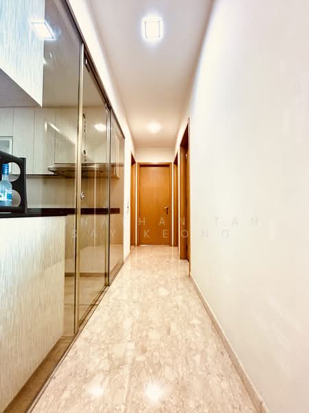 Cheap 999years @Leasehold Price Below $2000PSF, , 3 Bedrooms, 1,259 sqft, Condominium For Sale, by Jonathan Tan Say Keong, 500202390 - Corridor - PropertyGuru.com.sg