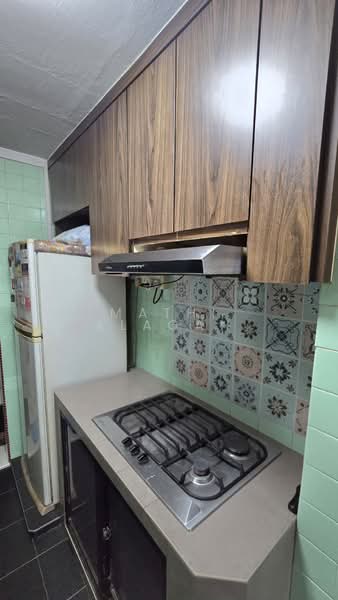 32 Jalan Bahagia, 32 Jalan Bahagia, 2 Bedrooms, 603 sqft, HDB Flat For Sale, by Mathi Alagan, 500202395 - Kitchen - PropertyGuru.com.sg
