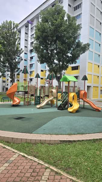 32 Jalan Bahagia, 32 Jalan Bahagia, 2 Bedrooms, 603 sqft, HDB Flat For Sale, by Mathi Alagan, 500202395 - Exterior - PropertyGuru.com.sg