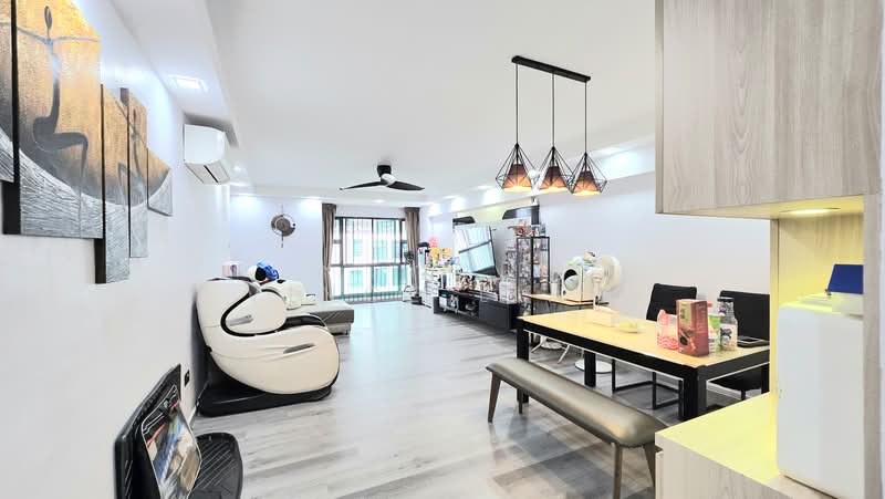 353A Admiralty Drive, 353A Admiralty Drive, 3 Bedrooms, 1,184 sqft, HDB Flat For Sale, by Vince Liaw, 500202407 - Living Room - PropertyGuru.com.sg