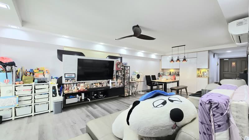 353A Admiralty Drive, 353A Admiralty Drive, 3 Bedrooms, 1,184 sqft, HDB Flat For Sale, by Vince Liaw, 500202407 - Living Room - PropertyGuru.com.sg