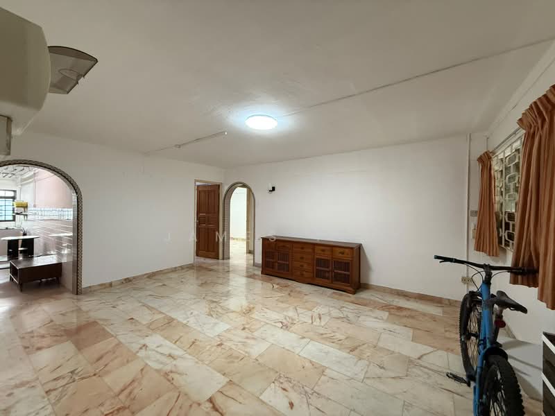 547 Bedok North Street 3, 547 Bedok North Street 3, 3 Bedrooms, 990 sqft, HDB Flat For Rent, by James Yeo, 500202409 - Living Room - PropertyGuru.com.sg