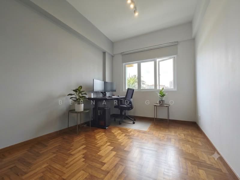 Forest Hills Condo, 25 Transit Road, 2 Bedrooms, 1,044 sqft, Condominium For Sale, by Bernard Goo, 500202411 - Common Bedroom - PropertyGuru.com.sg