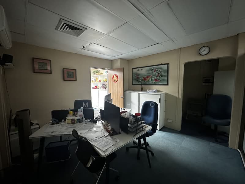 Manhattan House, 151 Chin Swee Road, 818 sqft, Office For Sale, by MJ Zhuo, 500202417 - Study - CommercialGuru.com.sg