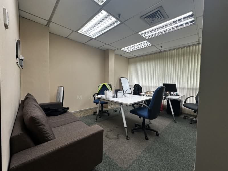 Manhattan House, 151 Chin Swee Road, 818 sqft, Office For Sale, by MJ Zhuo, 500202417 - Study - CommercialGuru.com.sg