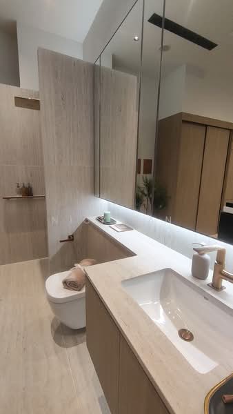 DUET @ emily, 2 Mount Emily Road, 2 Bedrooms, 678 sqft, Apartment For Sale, by Nick Tan, 500202427 - Bathroom - PropertyGuru.com.sg