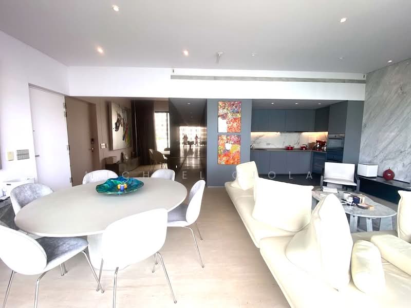 Robertson Blue, 88 Robertson Quay, 2 Bedrooms, 1,238 sqft, Apartment For Sale, by Michael Ciola, 500202434 - Living Room - PropertyGuru.com.sg