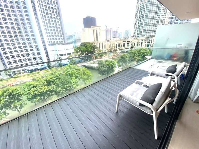 Robertson Blue, 88 Robertson Quay, 2 Bedrooms, 1,238 sqft, Apartment For Sale, by Michael Ciola, 500202434 - Balcony - PropertyGuru.com.sg