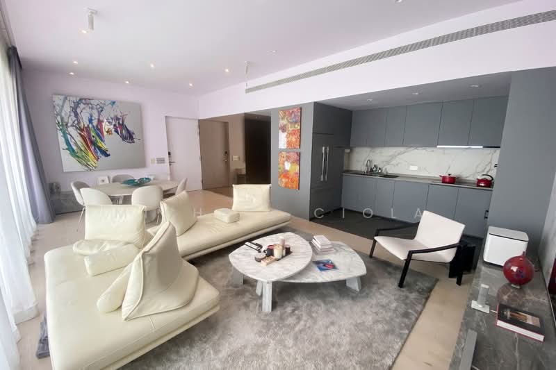 Robertson Blue, 88 Robertson Quay, 2 Bedrooms, 1,238 sqft, Apartment For Sale, by Michael Ciola, 500202434 - Living Room - PropertyGuru.com.sg