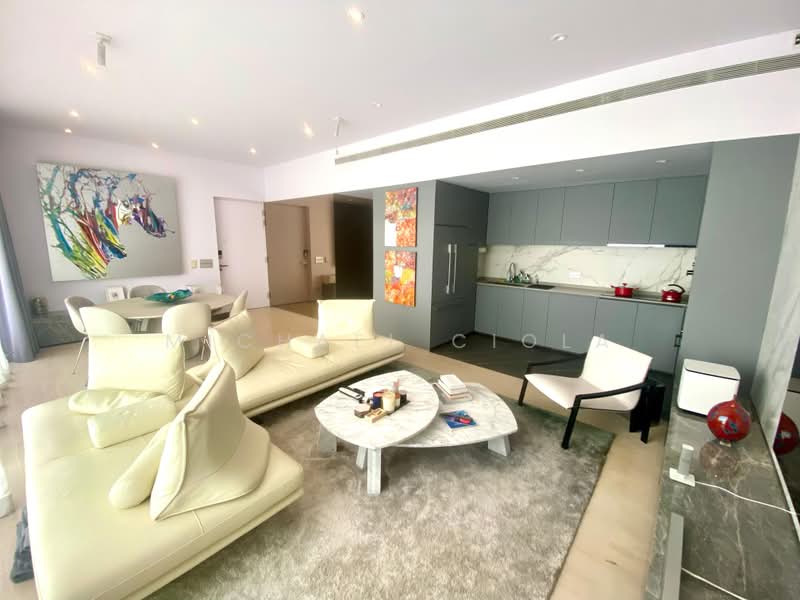 Robertson Blue, 88 Robertson Quay, Orchard / River Valley, 2 Bedrooms, 1,238 sqft, Apartment For Sale, by Michael Ciola, 500202434 - Living Room - PropertyGuru.com.sg