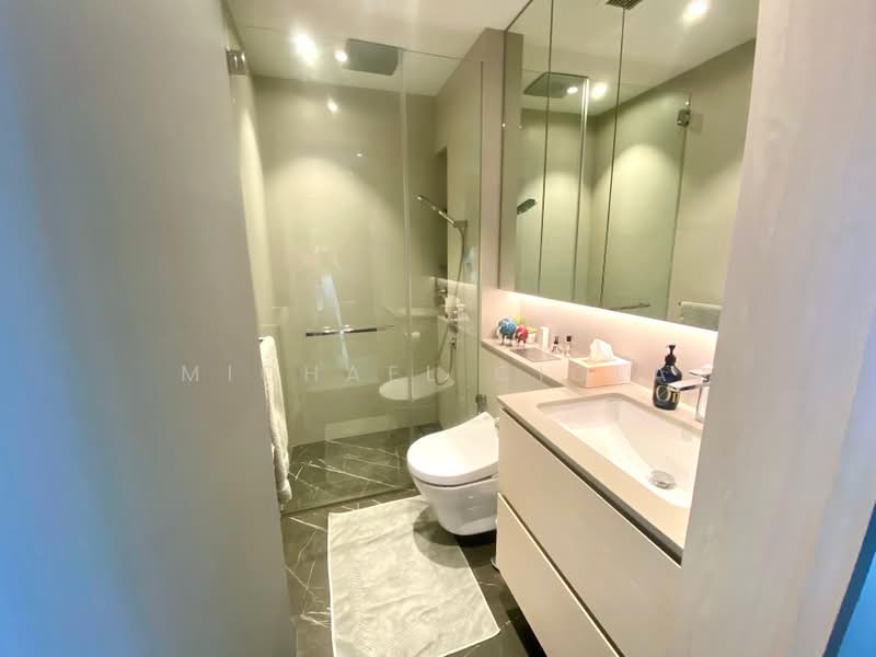 Robertson Blue, 88 Robertson Quay, Orchard / River Valley, 2 Bedrooms, 1,238 sqft, Apartment For Sale, by Michael Ciola, 500202434 - Bathroom - PropertyGuru.com.sg
