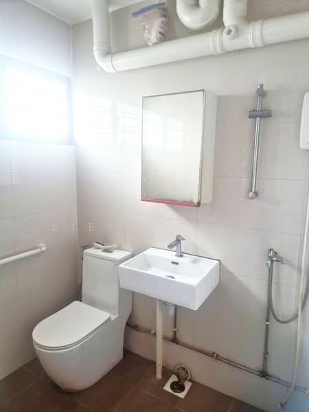 565 Hougang Street 51, 565 Hougang Street 51, Room Rental, 120 sqft, HDB Flat For Rent, by Steven Choo, 500202439 - Bathroom - PropertyGuru.com.sg