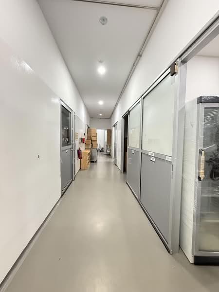 Hersing Kitchen @ Tampines, 21 Tampines Street 92, 3,800 sqft, Factory / Workshop (B2) For Rent, by Cadence Yu, 500202447 - Corridor - CommercialGuru.com.sg
