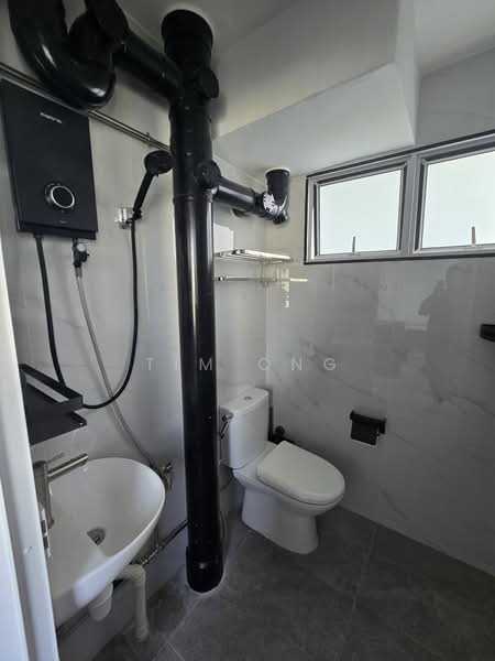 404 Ang Mo Kio Avenue 10, 404 Ang Mo Kio Avenue 10, Room Rental, 100 sqft, HDB Flat For Rent, by Tim Ong, 500202452 - Bathroom - PropertyGuru.com.sg