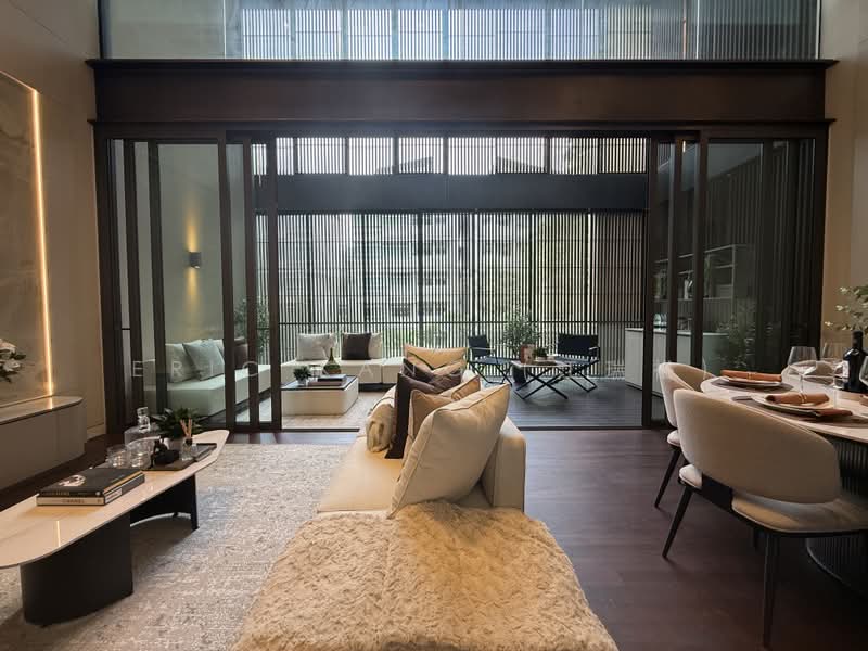 Lloyd SixtyFive, 65 Lloyd Road, 3 Bedrooms, 2,422 sqft, Condominium For Sale, by Eric KANG (江瑞裕), 500202454 - Living Room - PropertyGuru.com.sg