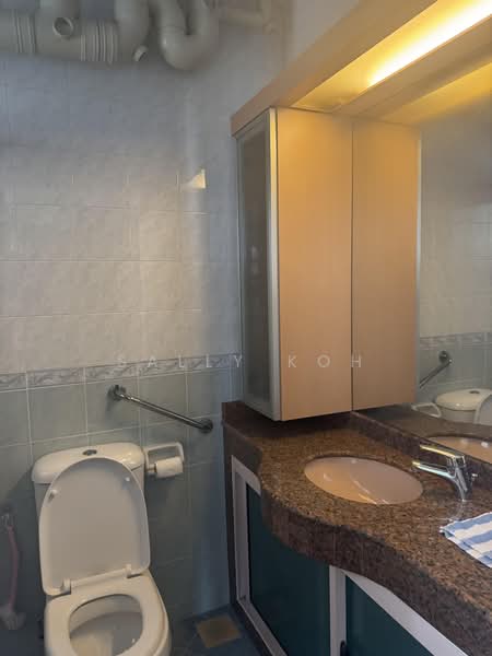 23 Jalan Membina, 23 Jalan Membina, 3 Bedrooms, 969 sqft, HDB Flat For Sale, by Sally Koh, 500202456 - Bathroom - PropertyGuru.com.sg